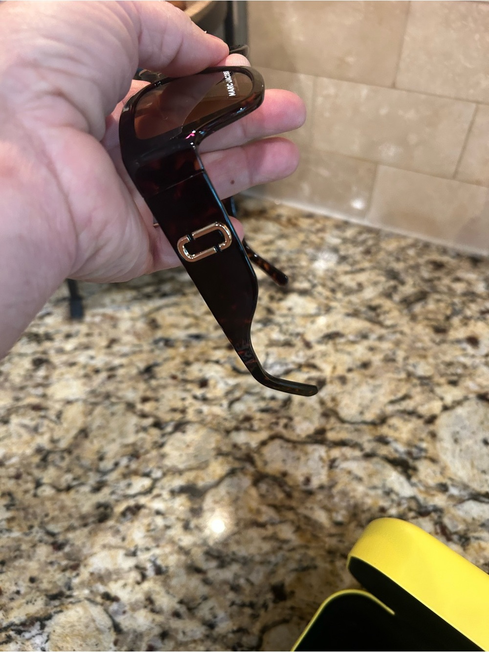 Marc Jacobs Sunglasses Tortoise Shell Logo Print Brown Lens - Picture 4 of 8